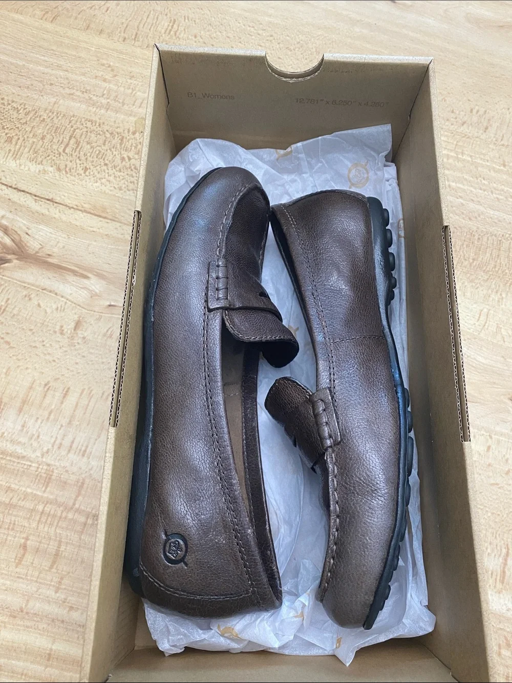 NIB Born Women's Brown Leather Penny Loafers size 6